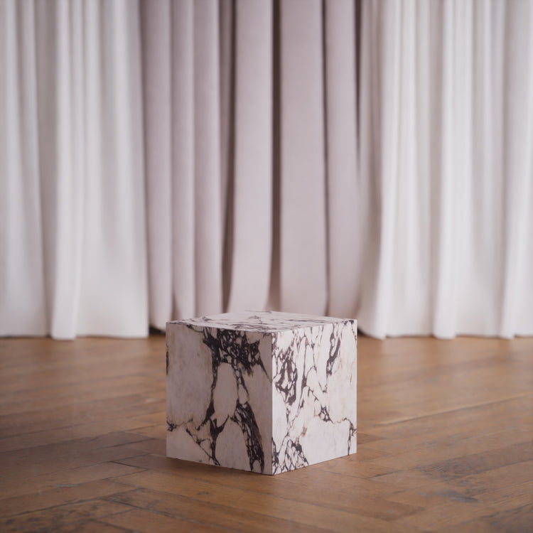 Cube: Calacatta Viola