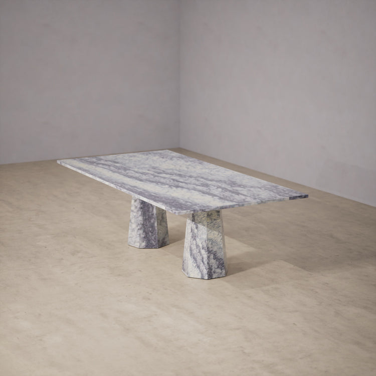 Dinner Table With Rounded Corners: Cipollino