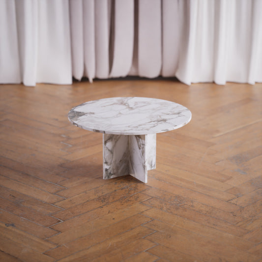 Round Side/Sofa Table: Calacatta Vagli