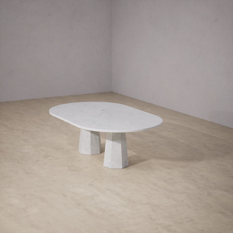 Oval Dinner Table: Bianco Carrara